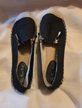 Forever Young Black Espadrille Flats Size 9